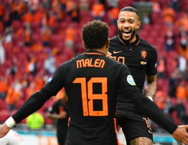 两人曾在尤 两人曾在尤